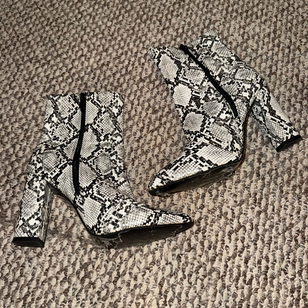 Stylish Snake Print Ankle Boots